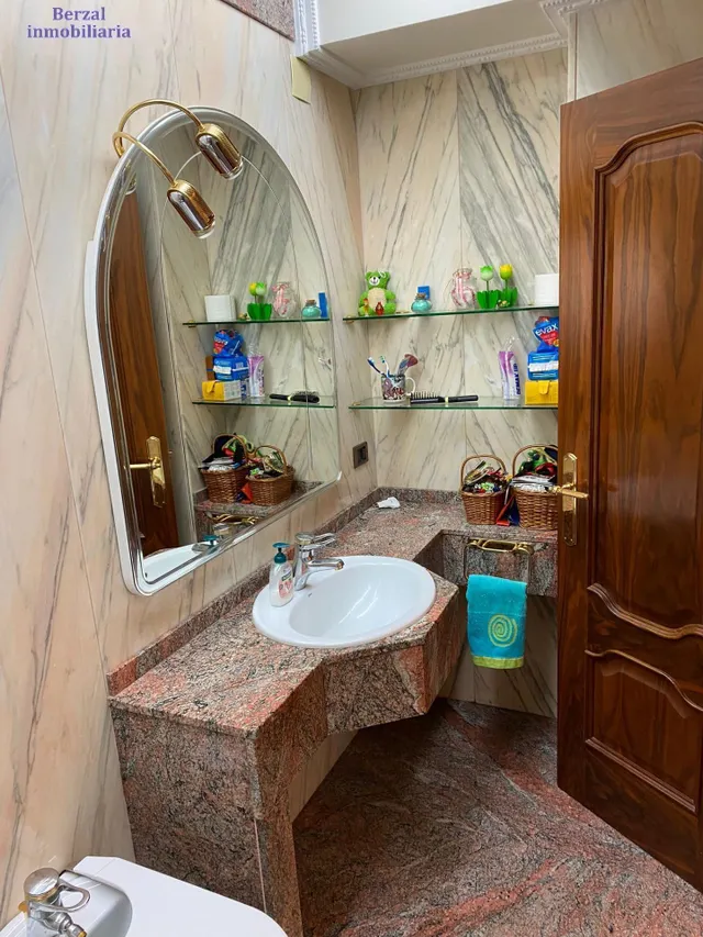 Piso en GRAN VIA , siete dormitorios. Orientación SUR. Dos garajes opcionales — 46
