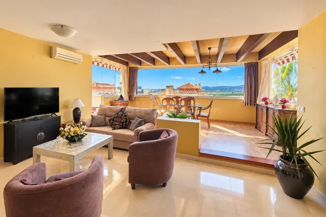 Ático con espectacular terraza de 130 m2 y 2 plazas de garaj