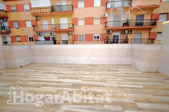CASA CON CINCO TERRAZAS Y PAELLERO CERCA DE LA PLAYA — 8
