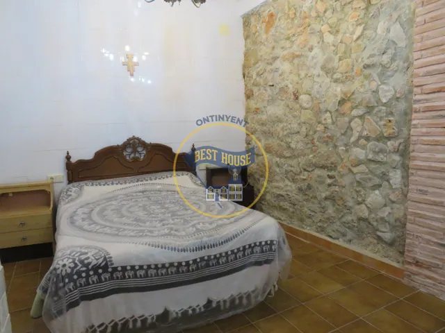 EXCLUSIVA CASA EN EL CASCO ANTIGUO DE MONTESA — 22