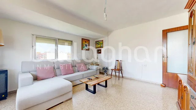 Ático con terraza en Malilla: una oportunidad única para cre - foto 5