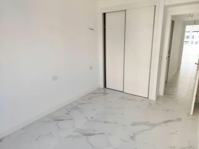 APARTAMENTO A ESTRENAR EN PRIMERA LINEA Y CON VISTAS AL MAR  EN RESIDENCIAL POSIDONIA — 28