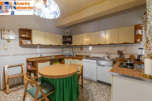 Amplia vivienda en pleno centro de Granada — 36