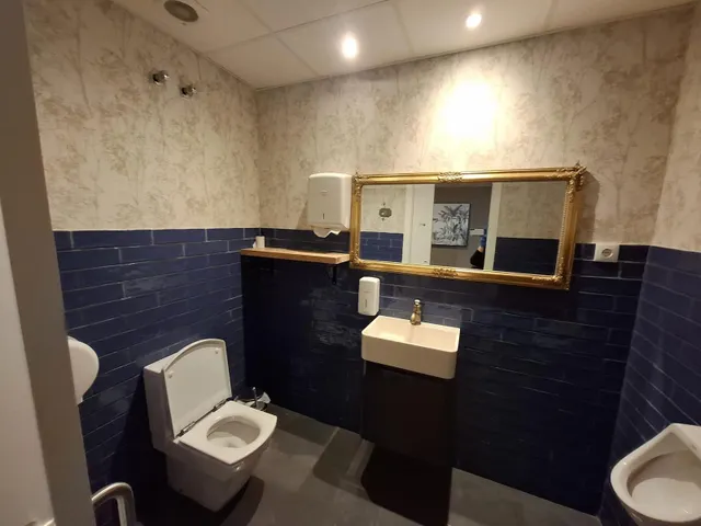 Traspaso de local comercial de 253 m2 — 21
