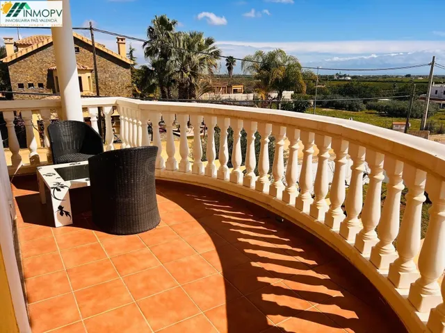 SE VENDE BONITA VILLA EN LA URBANIZACION LA CLOSA - CLUB DE  - foto 5