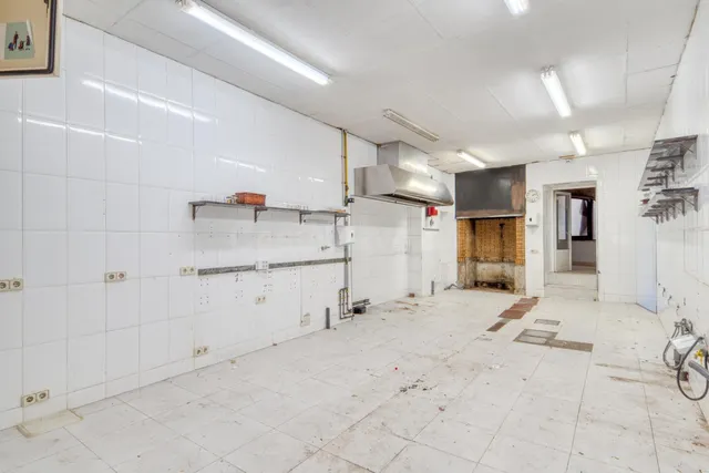 CASA PARA REHABILITAR EN SARRIÀ DE TER - foto 2
