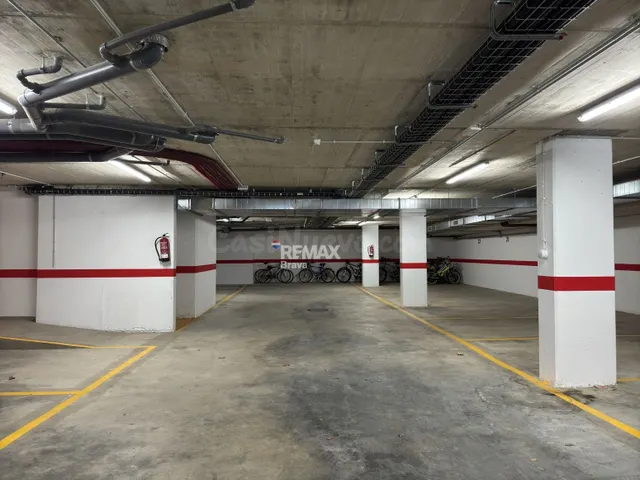 Roses, Santa Margarita · Plaza de parking en venta en edific - foto 5
