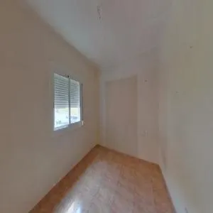 PISO EN VENTA OKUPADO EN C/ RUPERTO CHAPI - BADALONA — 4