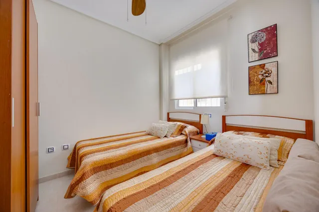 Venta de Apartamento 2 dormitorios zona Habaneras,piscina comunitaria en Torrevieja. — 15