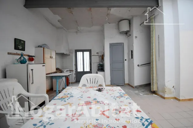 Amplia casa de pueblo con terraza, balcón y trastero — 22