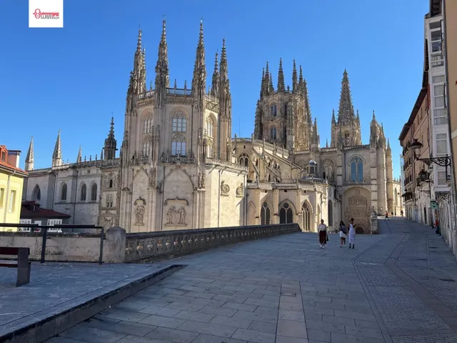 Piso Exclusivo en el Casco Antiguo de Burgos - Junto a la Ca - foto 3