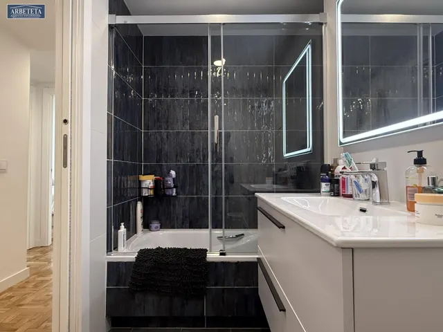 Inmobiliaria Arbeteta vende piso de cuatro dormitorios en zona Constitución — 29