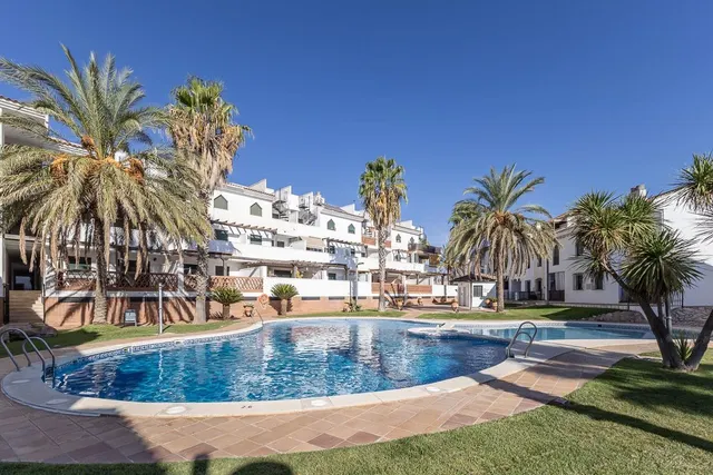 Adosado con espectacular terraza panorámica y piscina a 20 min de Granada — 25