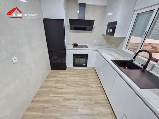 PISO CON DOS PATIOS Y TRASTERO EN EL ARCÁNGEL | 2 AMPLIOS DO - foto 3