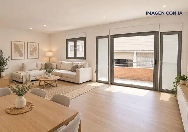CASA TOTALMENTE REFORMADA CON GARAJE Y GRAN TERRAZA SOLÁRIUM