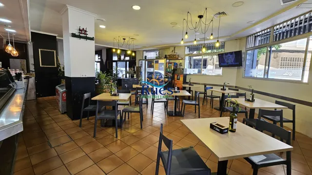 Traspaso de cafeteria restaurante, en funcionamiento — 18
