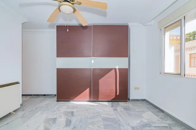 PISO DE 3 habitaciones Y COCHERA EN LA ZUBIA — 8
