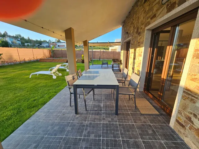 Se Vende Chalet con Excelentes Calidades en Urbanización Cos - foto 4