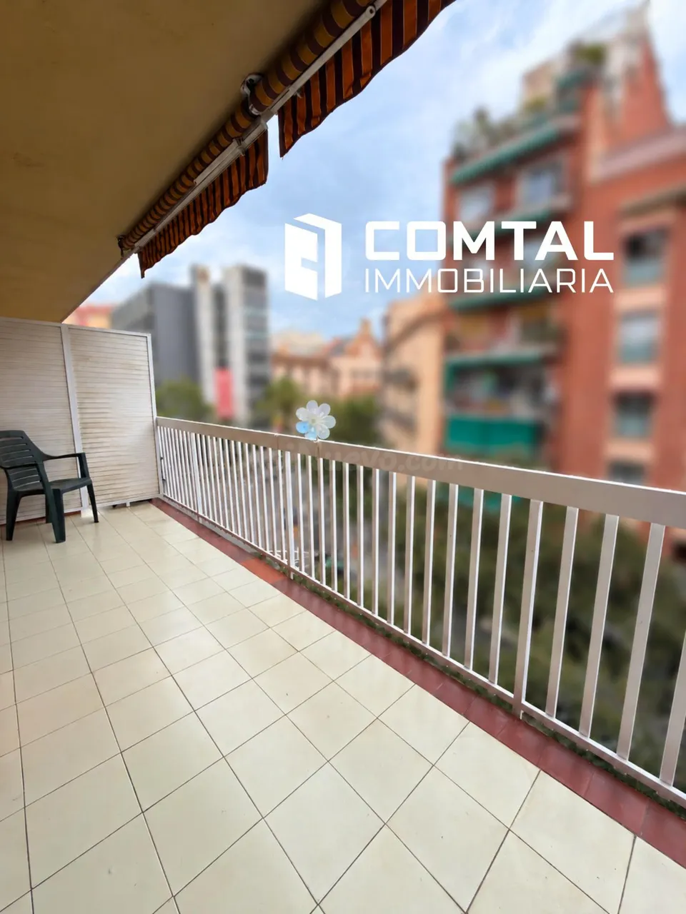 Piso familiar de 4 habitaciones, 2 baños y terraza en los alrededores de Sagrada Família