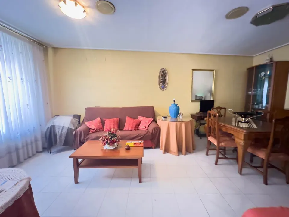 Casa con parcela ideal para edificar en Torrevieja