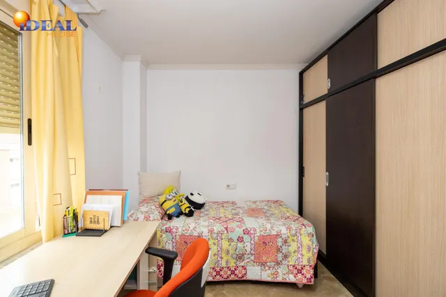 Piso de dos dormitorios en Sanders, en urbanización privada con piscina, pistas de padel, plaza de garaje y trastero — 14