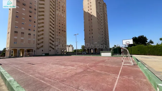 UN BALCÓN AL MEDITERRÁNEO EN LA PLANTA 17 — 42