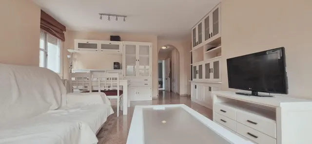 Se vende piso de 2 dormitorios con amplia terraza, garaje y trastero en Aguadulce Sur — 10