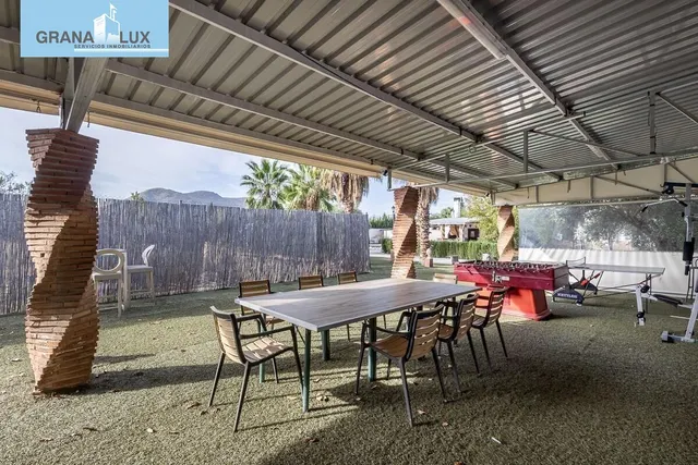 Chalet independiente con pozo propio y placas solares — 37