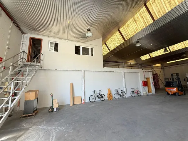 NAVE INDUSTRIAL CON CONSTRUCCIÓN - foto 2