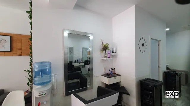 Traspaso: peluquería y otros servicios - foto 4