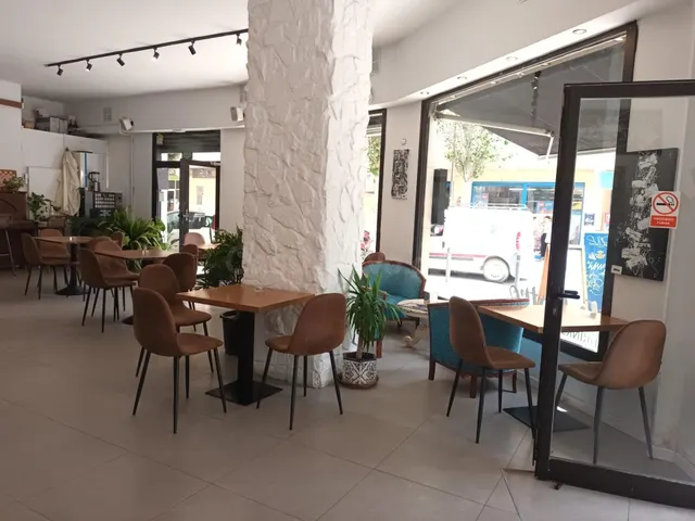 TRASPASAMOS BAR RESTAURANTE EN EL CENTRO DE IBIZA - foto 4