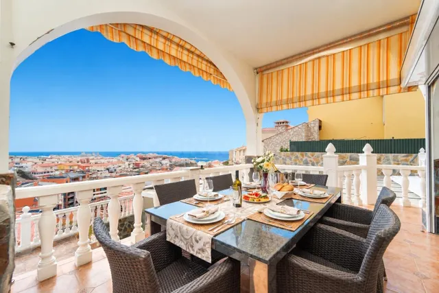 Elegante villa de 4 dormitorios en Arguineguín | Vistas panorámicas al mar, gran parcela y un potencial excepcional! — 4