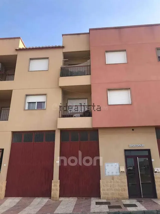 Piso en venta en Calle Centauro - foto 4