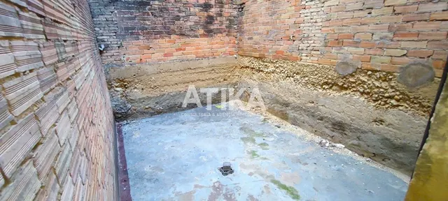 LOCAL EN VENTA CON BUENA UBICACIÓN Y PASO DE GENTE — 8