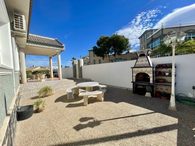 Villa 4 habitaciones 300m² en venta - DOÑA PEPA — 29