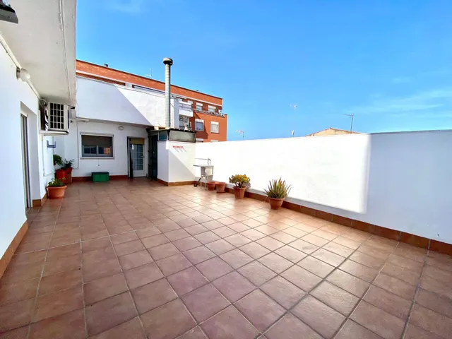 Casa unifamiliar en planta única con amplios espacios y gran terraza — 24
