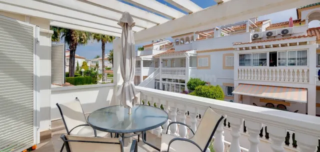 Luminoso apartamento dúplex con terraza y solárium, a 1 km d - foto 5