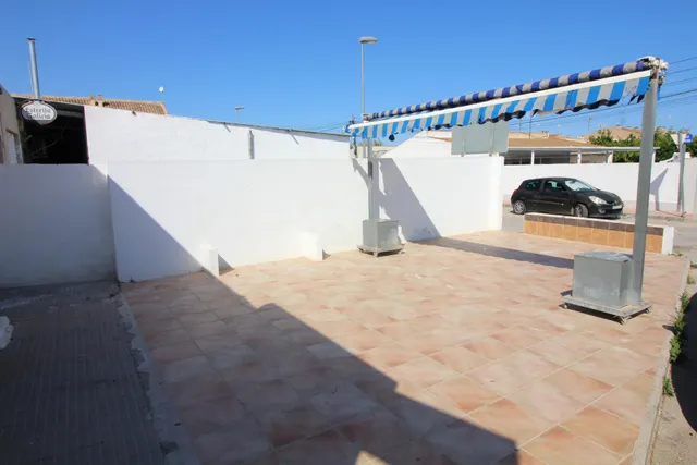 BAR CON TERRAZA EN SANTIAGO DE LA RIBERA — 11