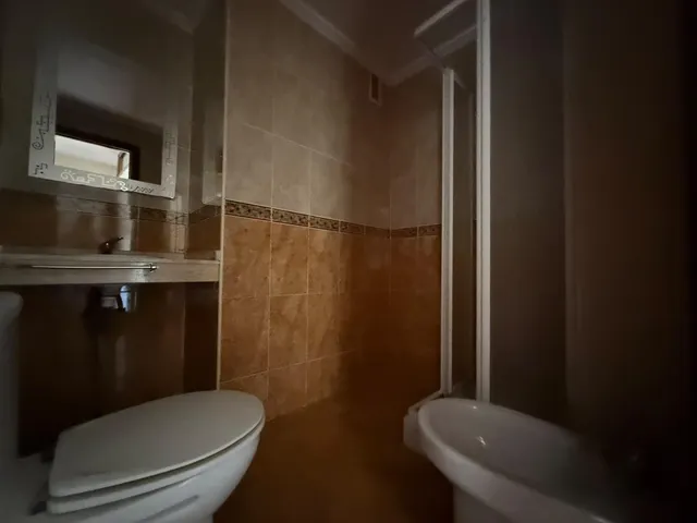 Piso de 3 dormitorios y un baño en Valdepasillas — 12