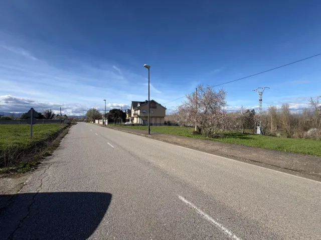 SOLAR URBANO EN TORAL DE MERAYO