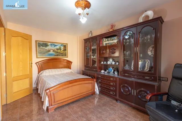 Casa independiente a 5 minutos de Granada en buen estado para entrar a vivir — 37