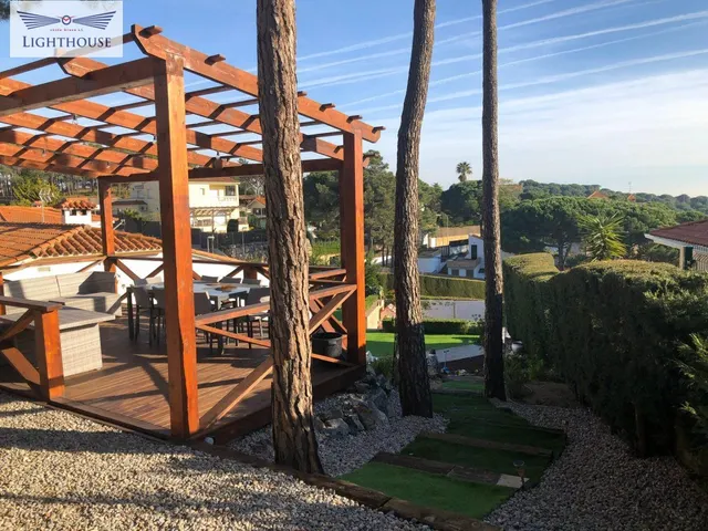 Casa familiar renovada con excelente ubicación. — 28