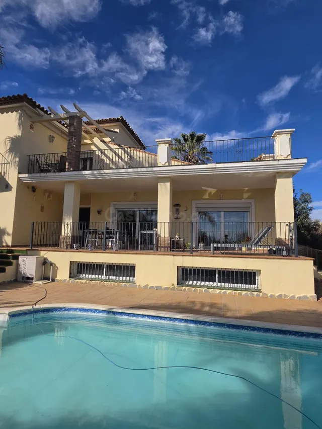 se vende chalet en casares golf - foto 4