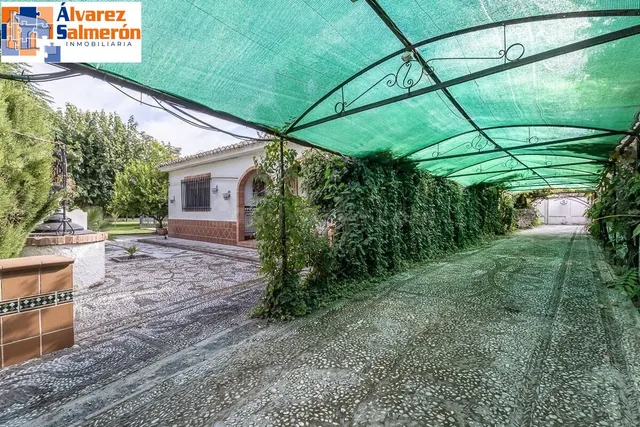Espectacular Chalet en Ogijares - Ideal para Familias — 3
