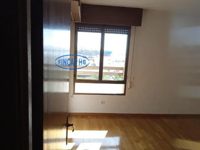 Amplia vivienda de lujo junto al Puerto Deportivo y Paseo Marítimo — 40