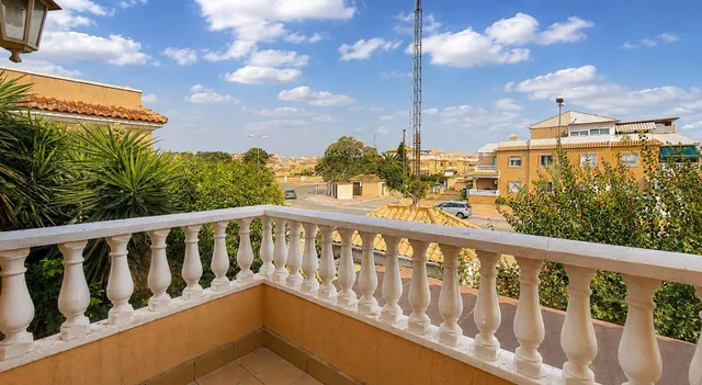 Casa con jardín privado, solárium y gran potencial en Ciudad Quesada — 6