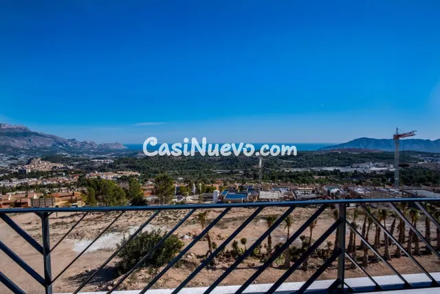 VILLA A ESTRENAR CON VISTAS AL MAR EN POLOP (ALICANTE) - foto 5