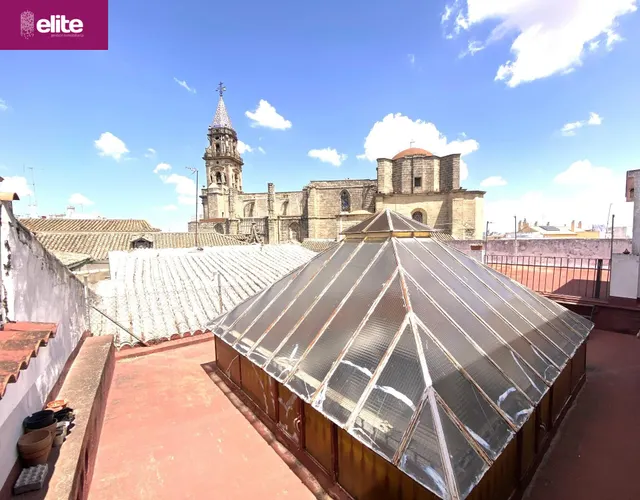 MAGNIFICA CASA EN EL CENTRO DE JEREZ — 38