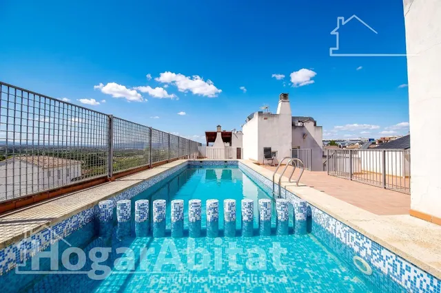 PRECIOSO ÁTICO DÚPLEX CON TERRAZA, PISCINA Y GARAJE CERRADO - foto 4