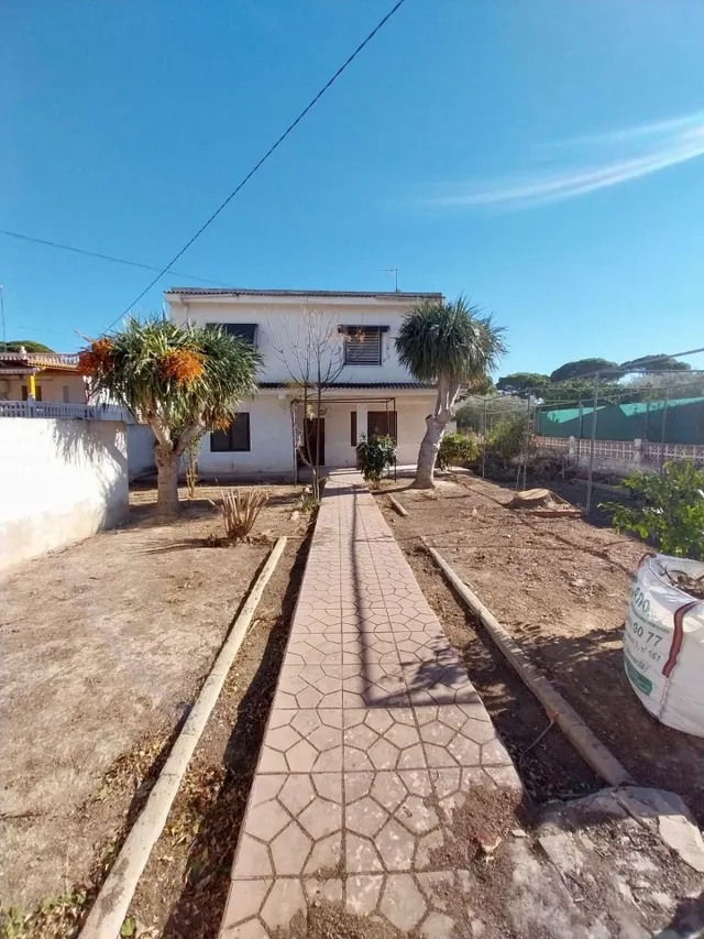 Vivienda con amplia parcela en Costabella — 30
